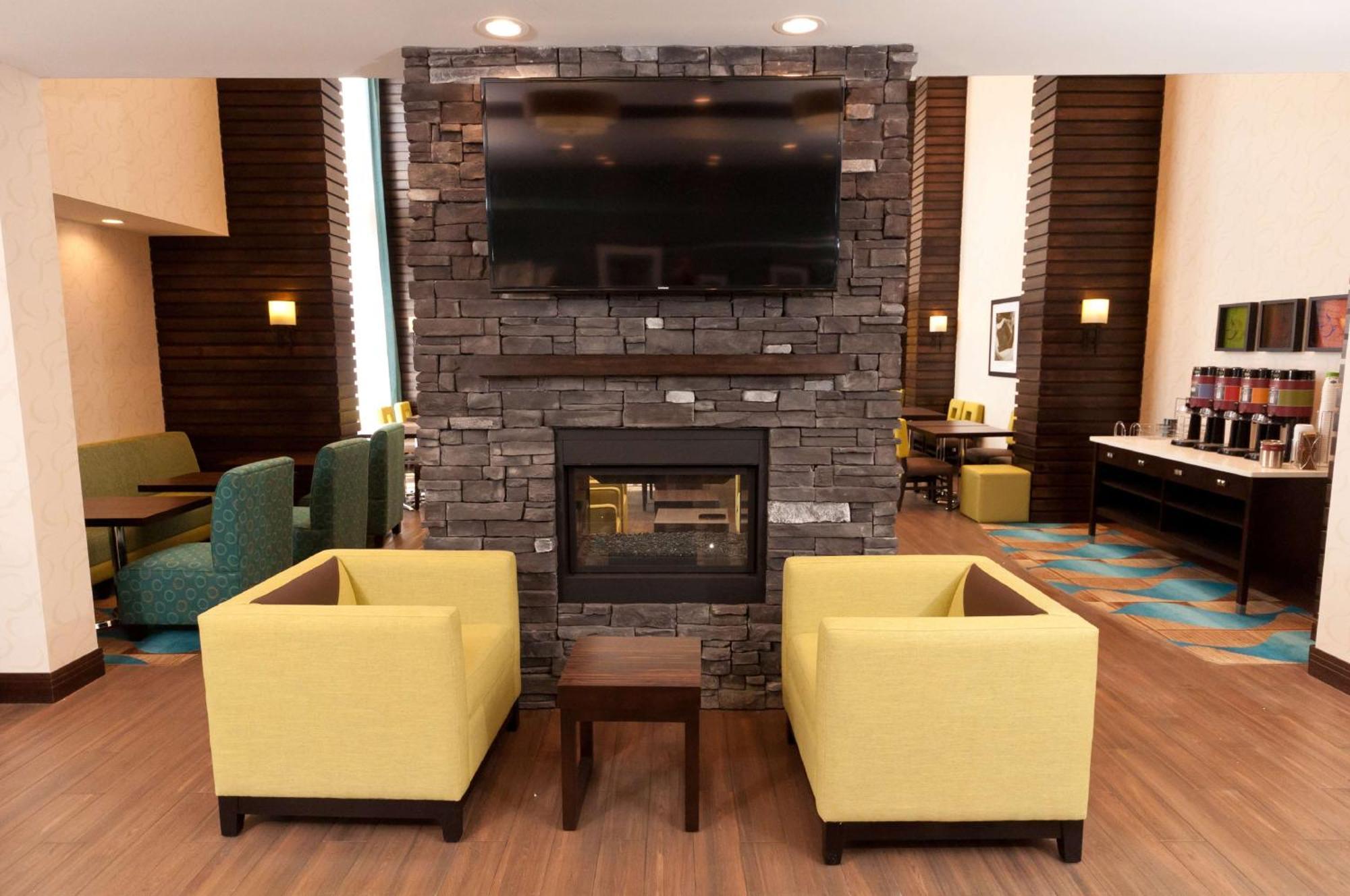 Hampton Inn & Suites East Gate Regina Dış mekan fotoğraf
